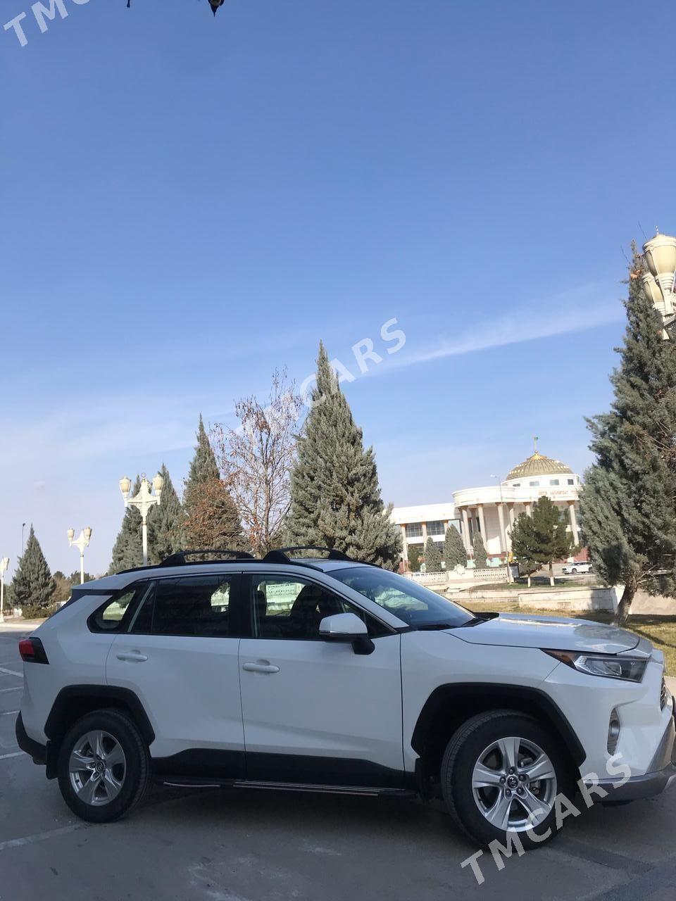 Toyota RAV4 2020 - 400 000 TMT - Мары - img 2