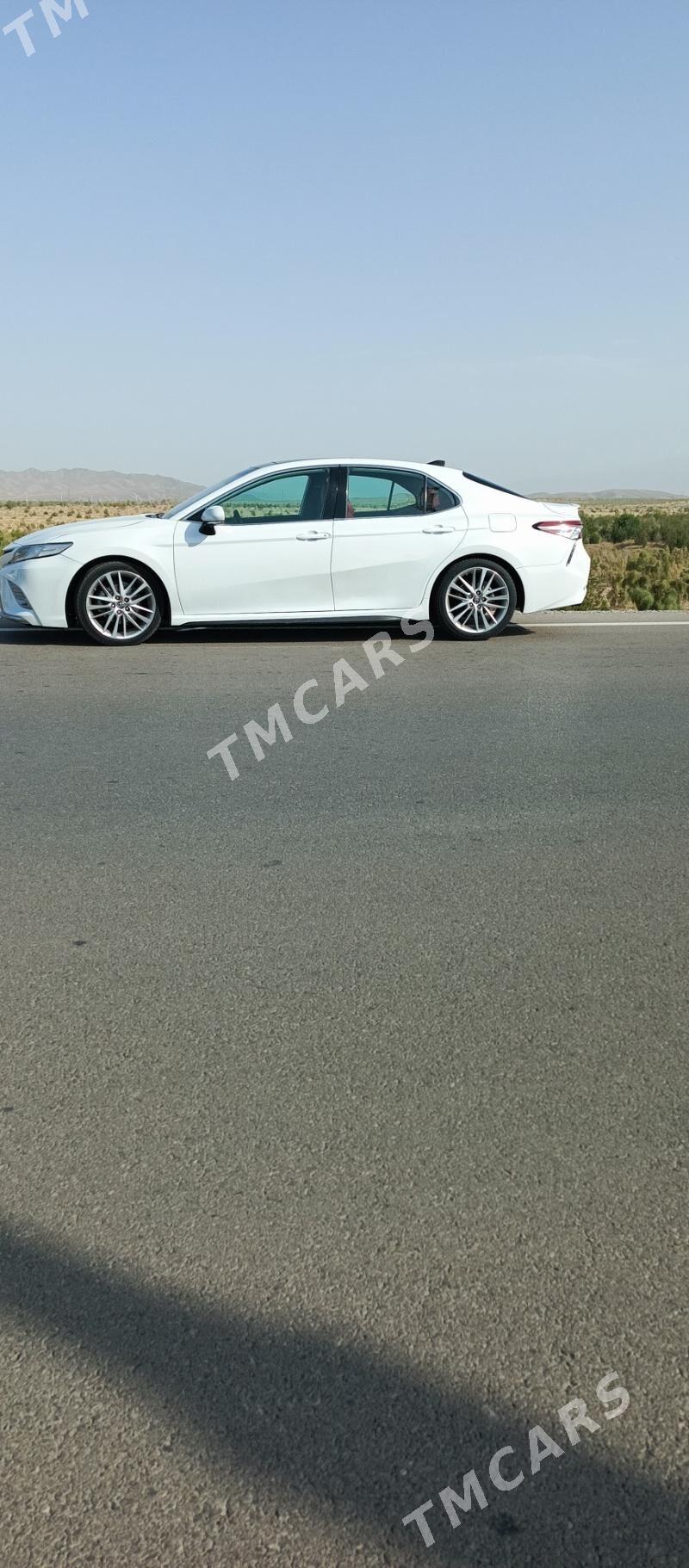 Toyota Camry 2019 - 360 000 TMT - 4 мкр - img 2