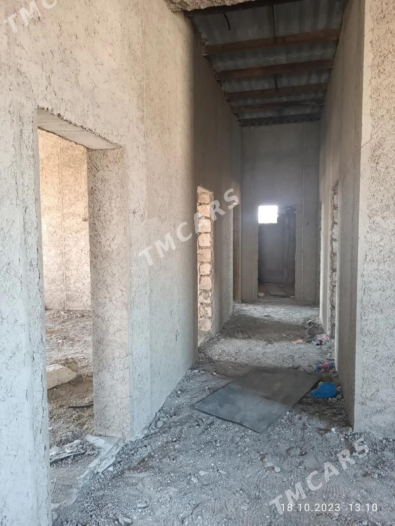 Gurluşygy tamamlanmadyk ýaşaýy - Türkmenbaşy - img 4