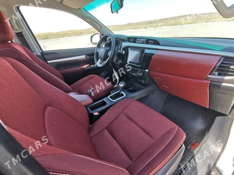 Toyota Hilux 2023 - 540 000 TMT - Ашхабад - img 10