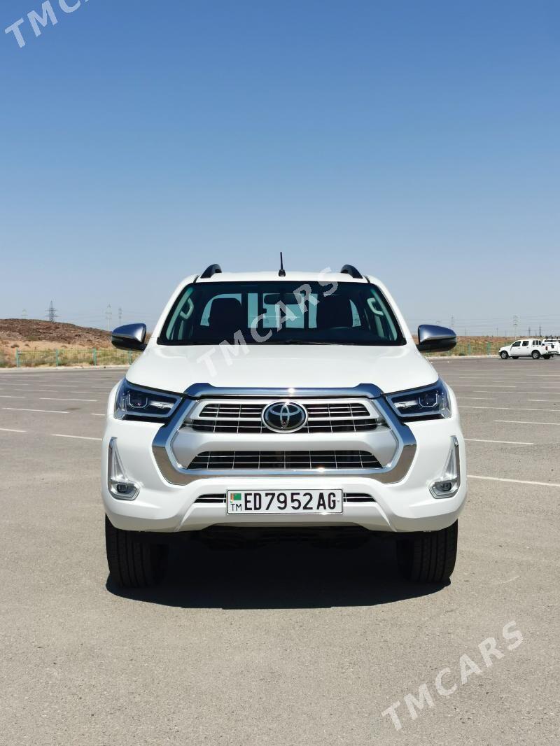 Toyota Hilux 2023 - 540 000 TMT - Ашхабад - img 5