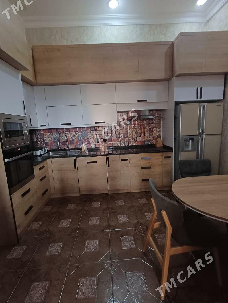 продам 4 ком 3эт - Айтакова (ул. Огузхана) - img 1
