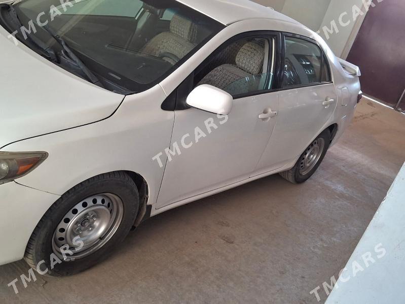 Toyota Corolla 2010 - 110 000 TMT - Туркменабат - img 3