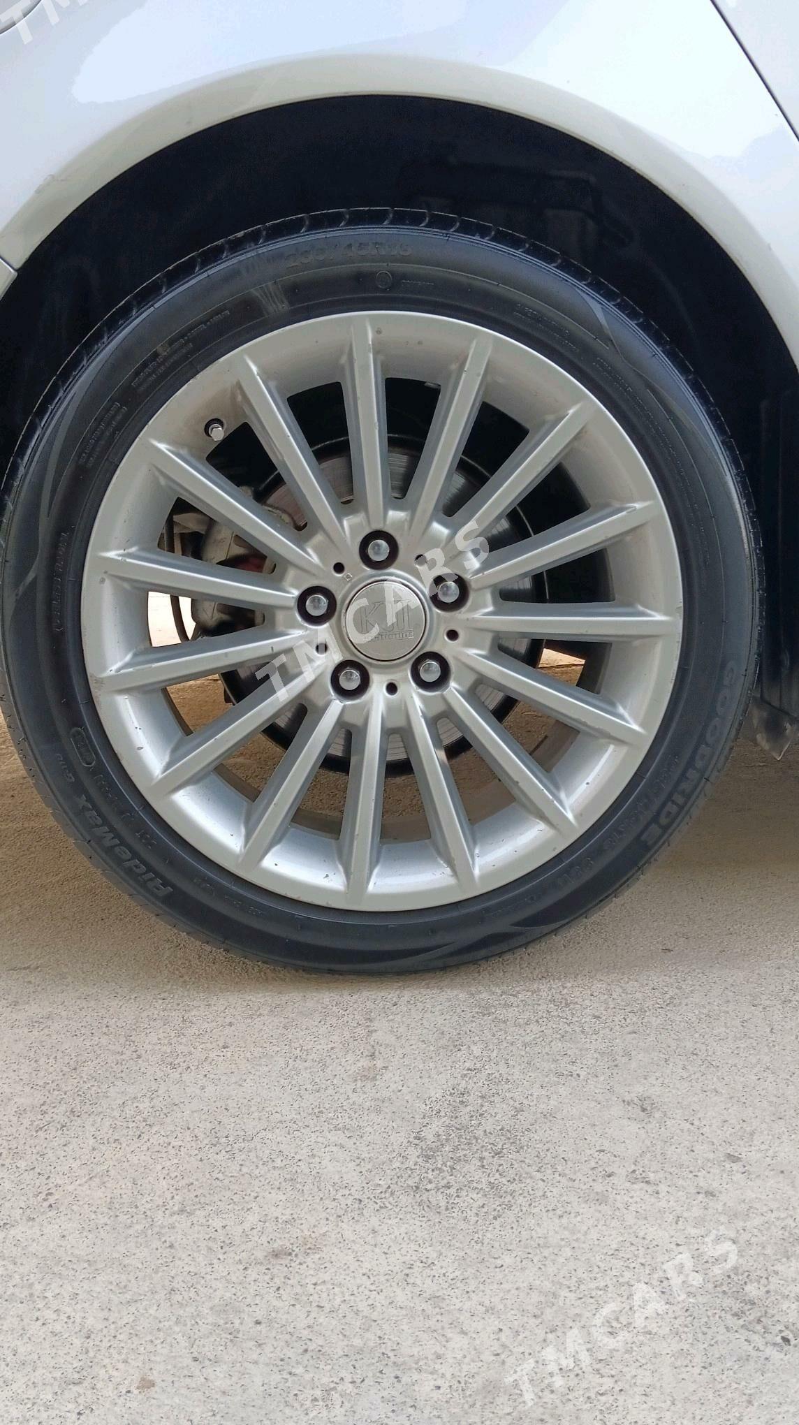 Opel Insignia 2009 - 115 000 TMT - Ak bugdaý etraby - img 2