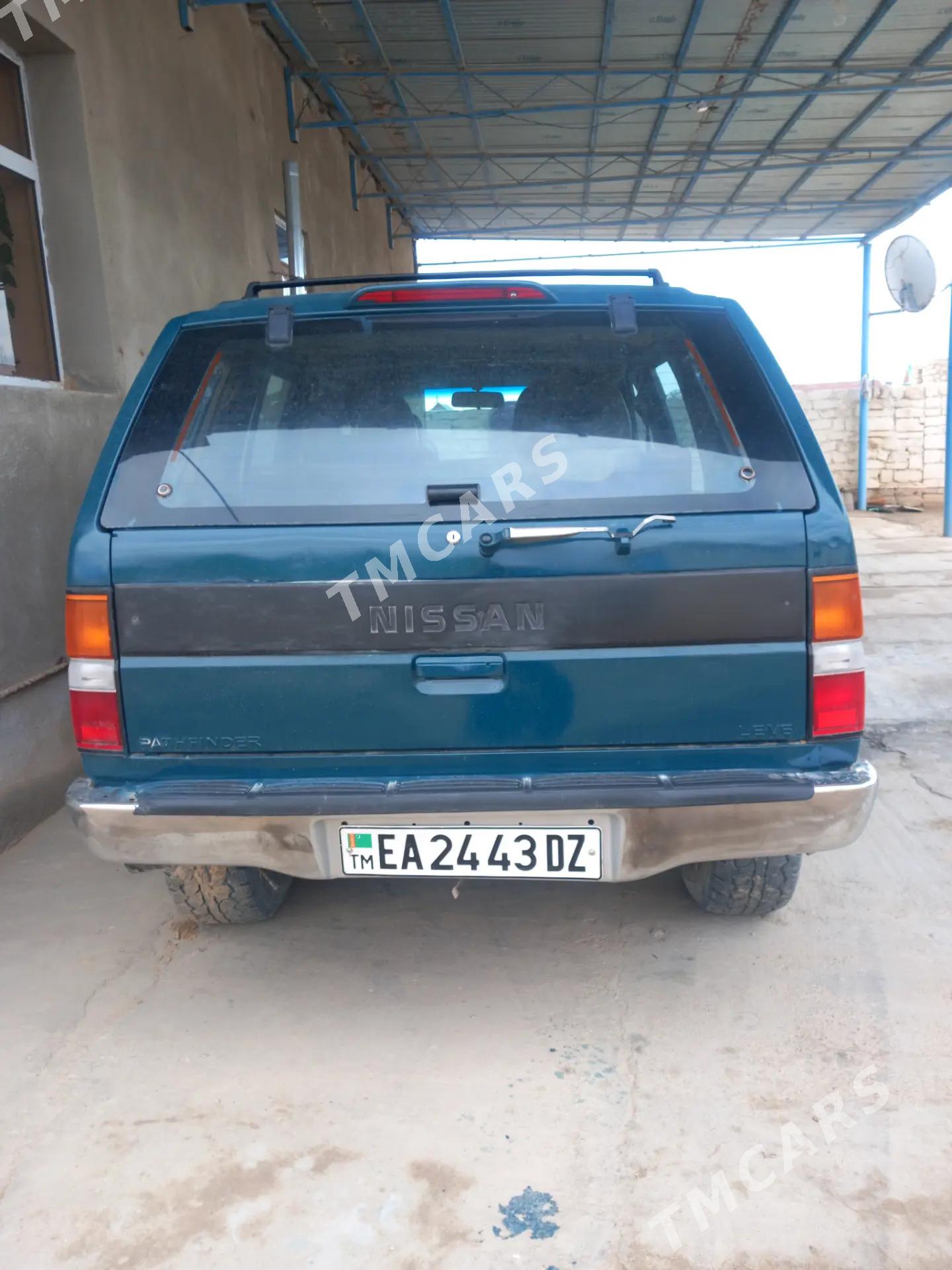 Nissan Pathfinder 1994 - 55 000 TMT - етр. Туркменбаши - img 3