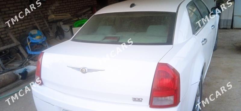 Chrysler 300C 2005 - 80 000 TMT - Мары - img 3