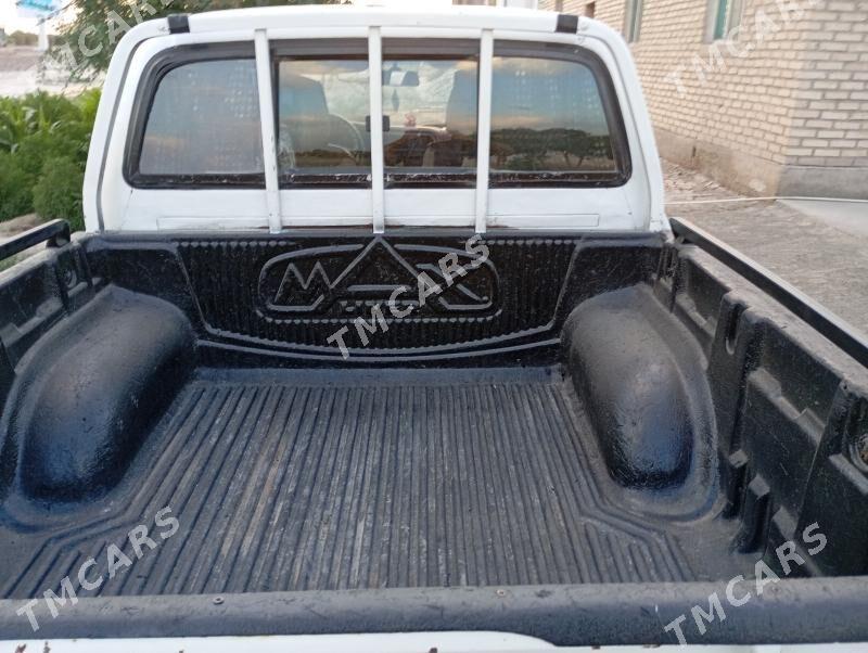 Toyota Hilux 1997 - 105 000 TMT - Кёнеургенч - img 5
