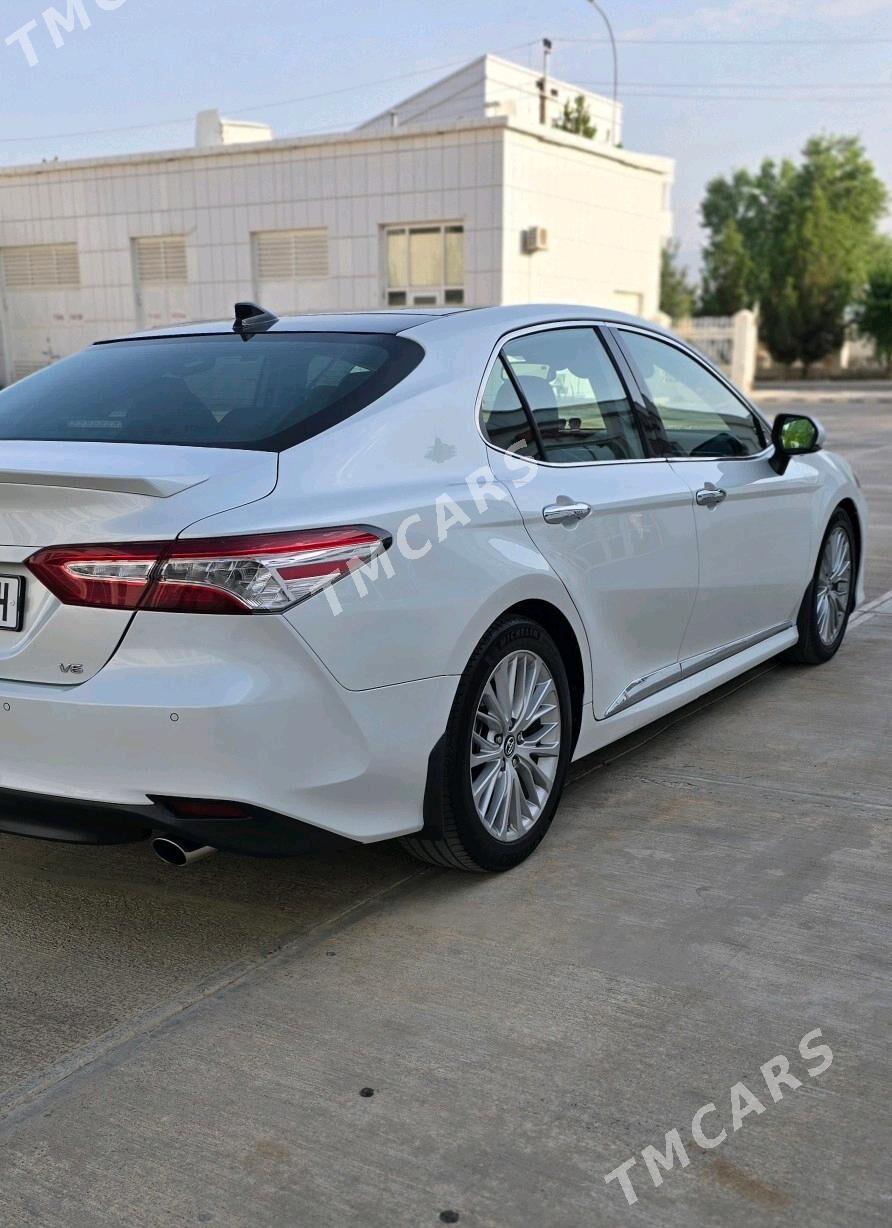 Toyota Camry 2018 - 418 000 TMT - G.Kuliýew köç. (Obýezdnoý) - img 4
