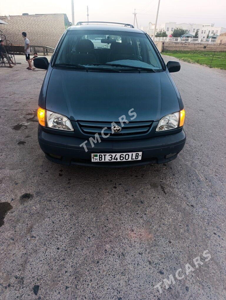 Toyota Sienna 2002 - 170 000 TMT - Фарап - img 4