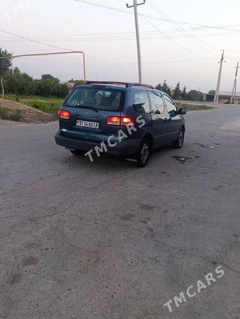 Toyota Sienna 2002 - 170 000 TMT - Фарап - img 2