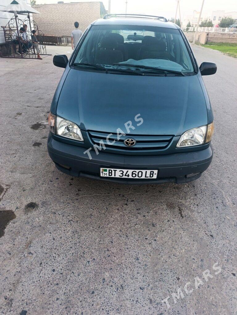 Toyota Sienna 2002 - 170 000 TMT - Фарап - img 3