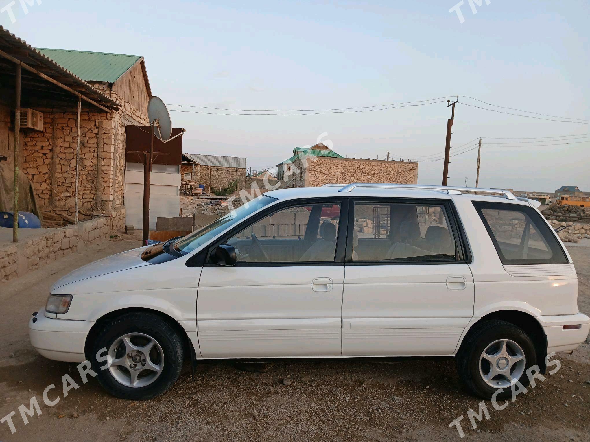 Mitsubishi Chariot 1994 - 39 000 TMT - Туркменбаши - img 2