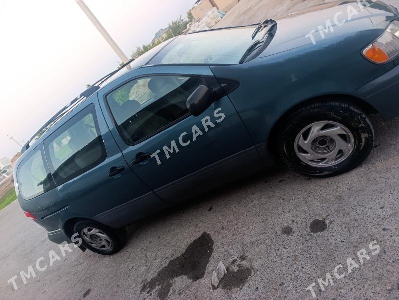 Toyota Sienna 2002 - 170 000 TMT - Фарап - img 7