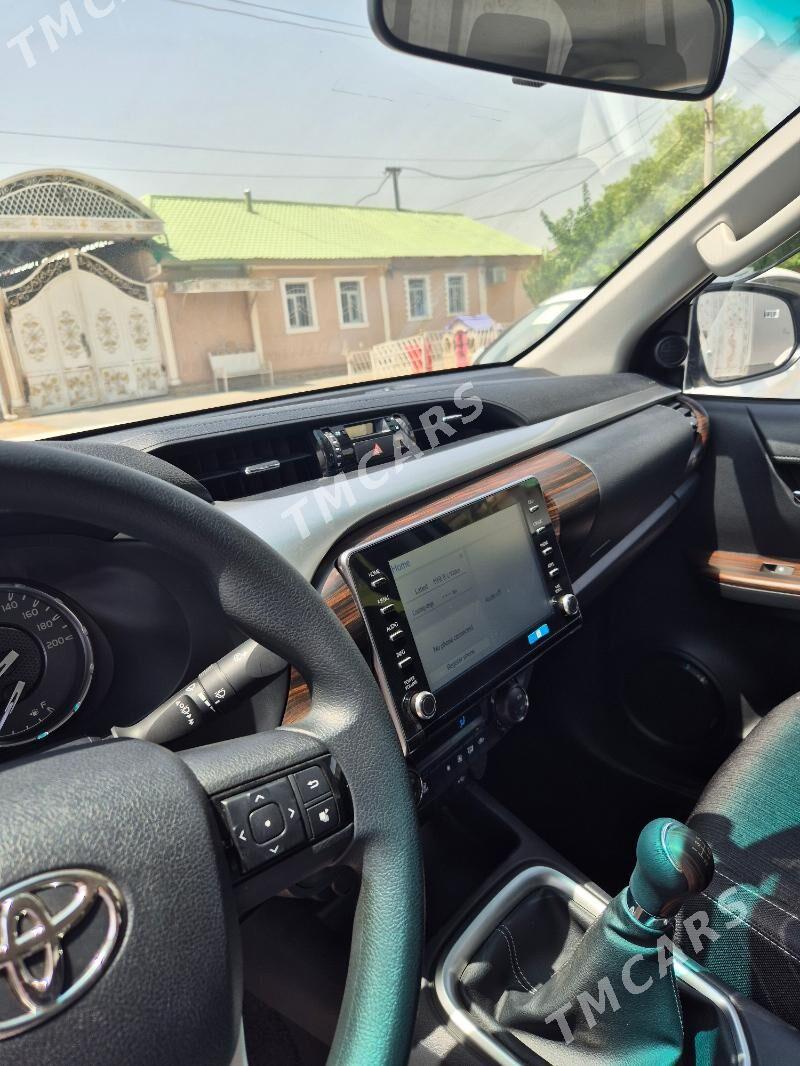 Toyota Hilux 2025 - 685 000 TMT - Ашхабад - img 4