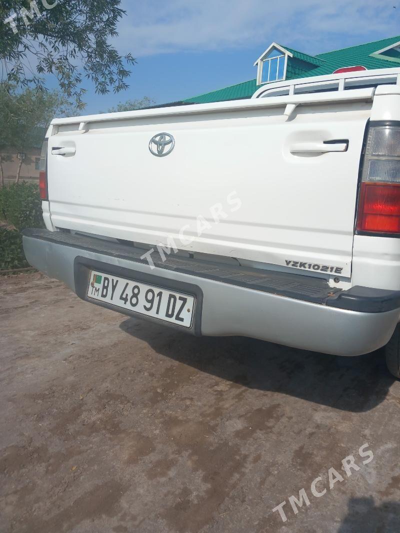 Toyota Hilux 2011 - 90 000 TMT - Türkmenbaşy etr. - img 6