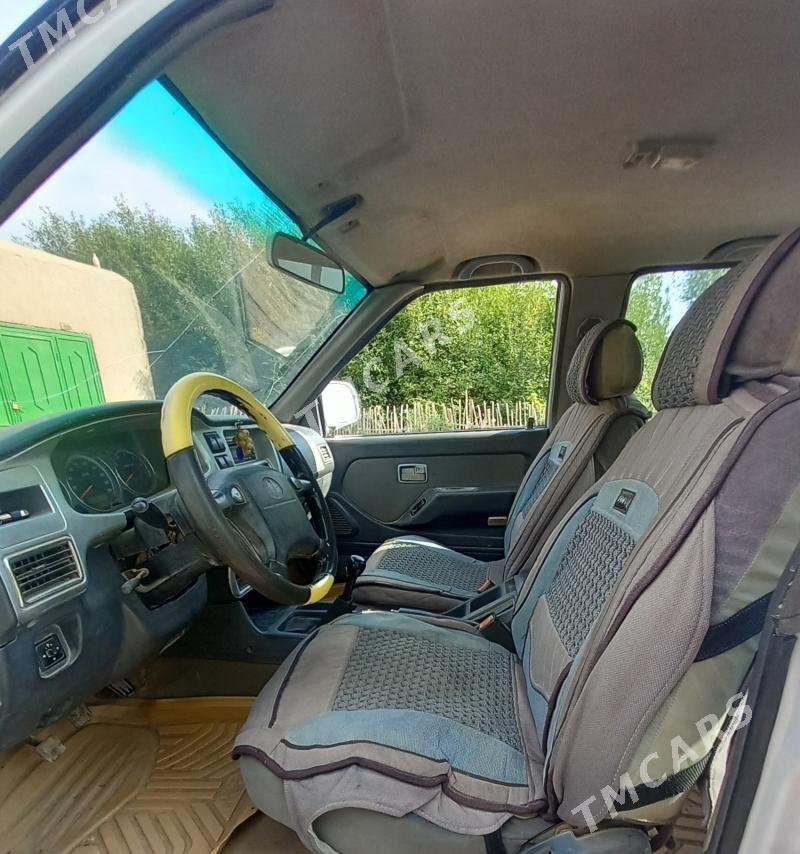 Toyota Hilux 2011 - 90 000 TMT - Türkmenbaşy etr. - img 5