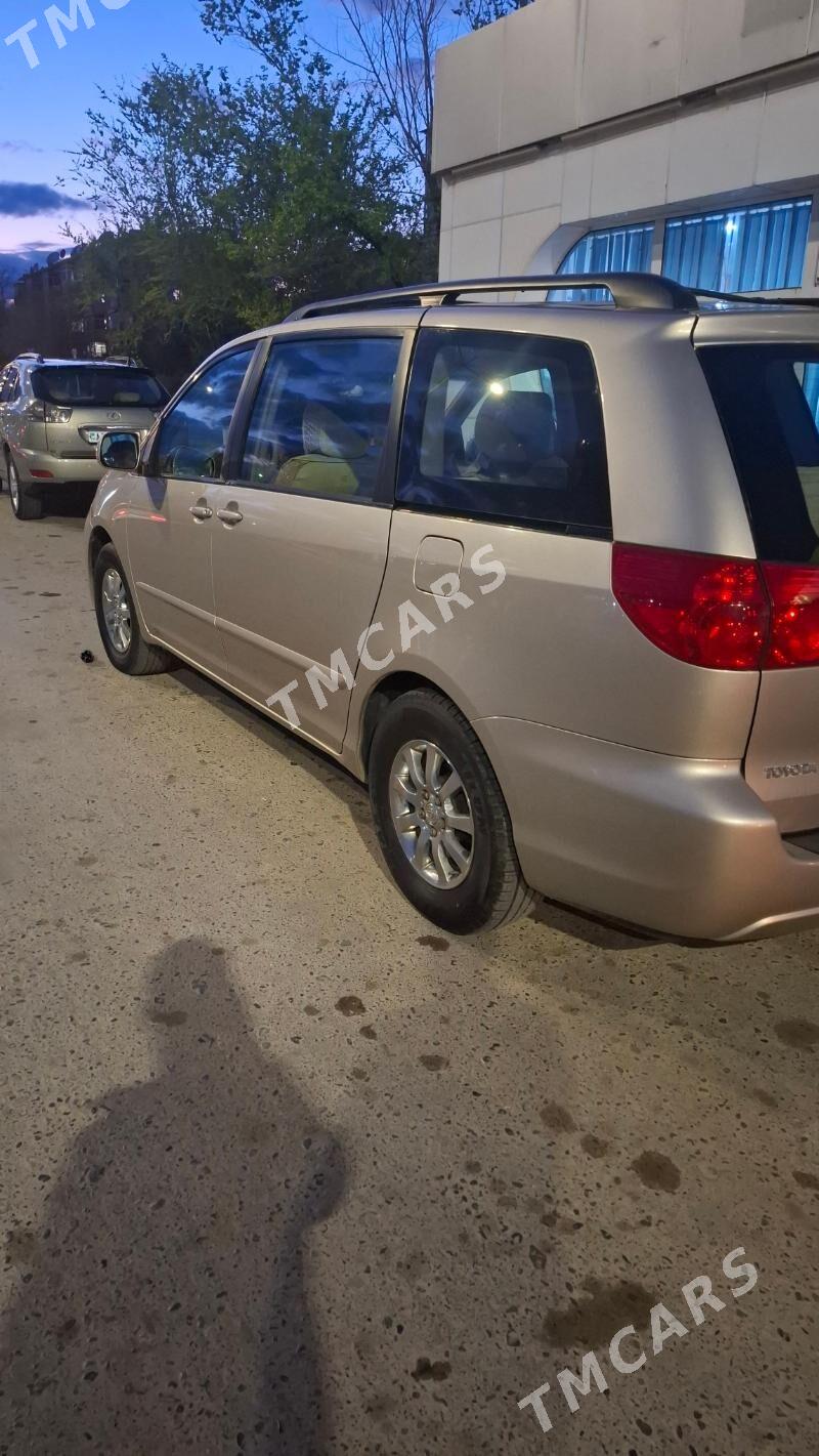 Toyota Sienna 2008 - 250 000 TMT - Туркменабат - img 4