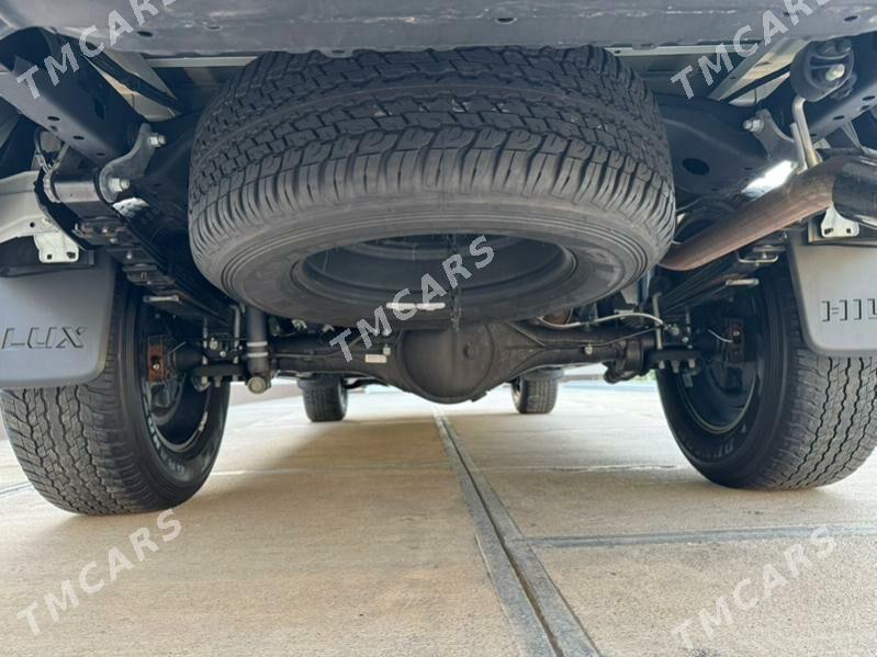 Toyota Hilux 2024 - 575 000 TMT - Aşgabat - img 7