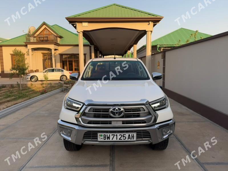 Toyota Hilux 2024 - 575 000 TMT - Aşgabat - img 10