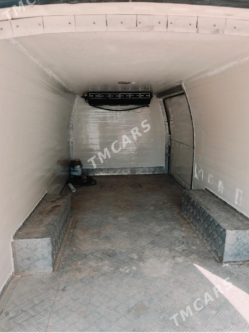 Toyota Hiace 2012 - 148 000 TMT - Мары - img 8