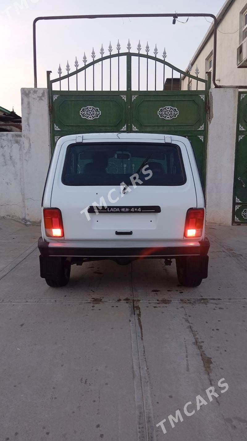 Lada Niva 2014 - 200 000 TMT - Бедев - img 5