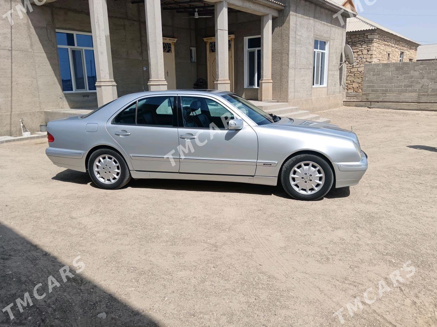 Mercedes-Benz C320 2000 - 110 000 TMT - Gumdag - img 3