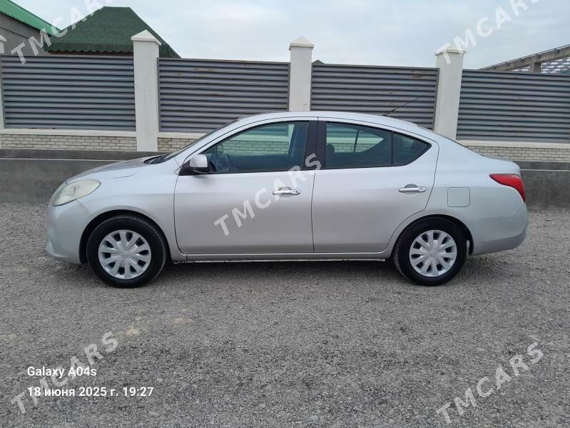Nissan Versa 2012 - 125 000 TMT - Анев - img 4