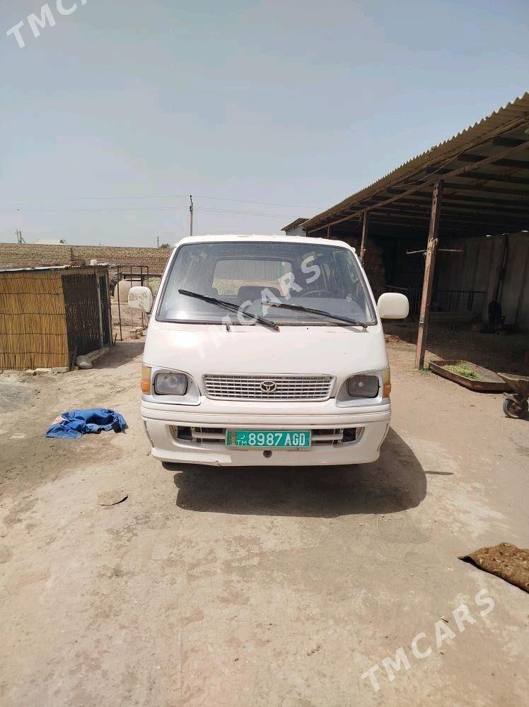 Toyota Hiace 2000 - 90 000 TMT - Sakarçäge - img 1