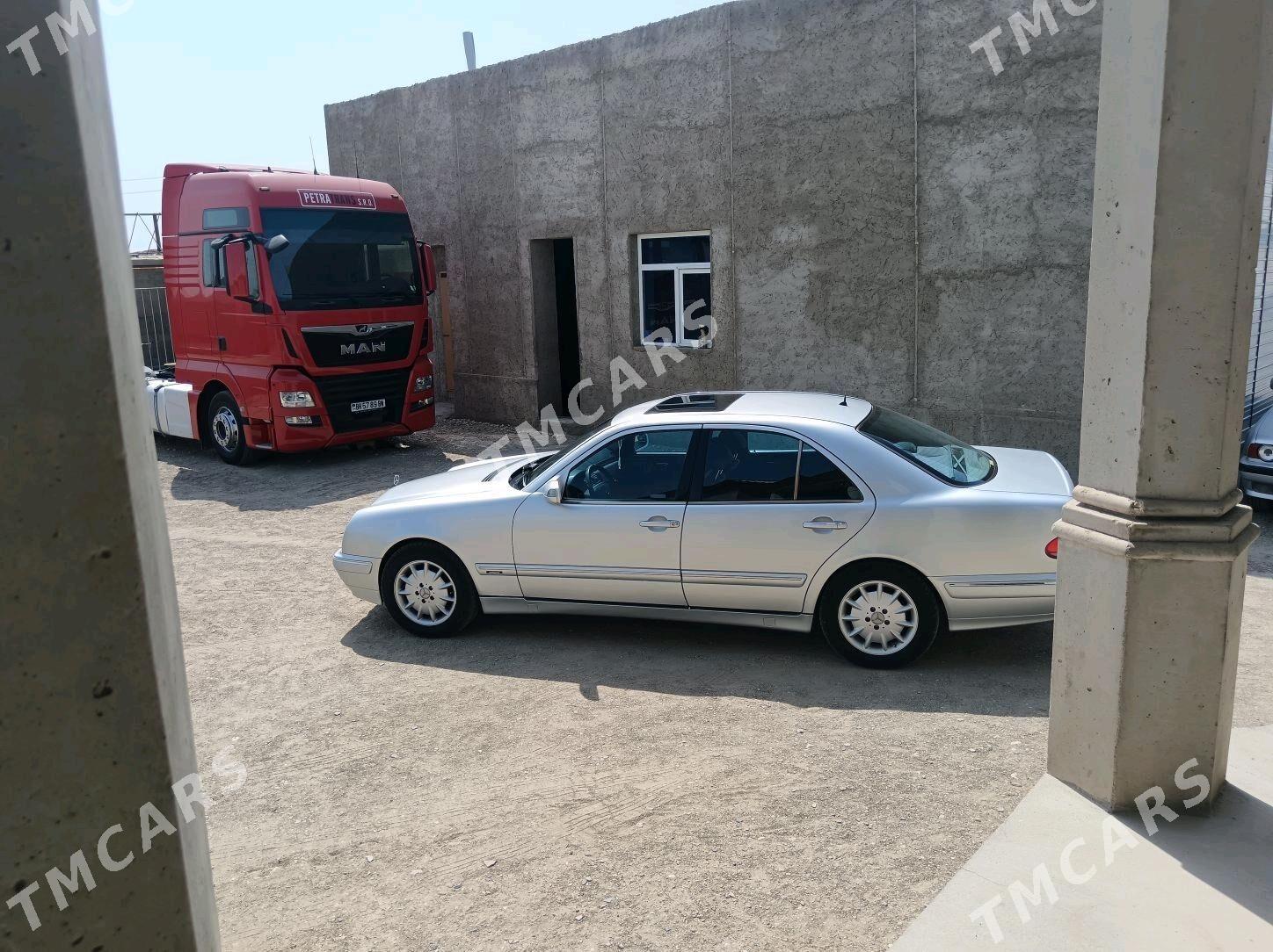 Mercedes-Benz C320 2000 - 110 000 TMT - Gumdag - img 5