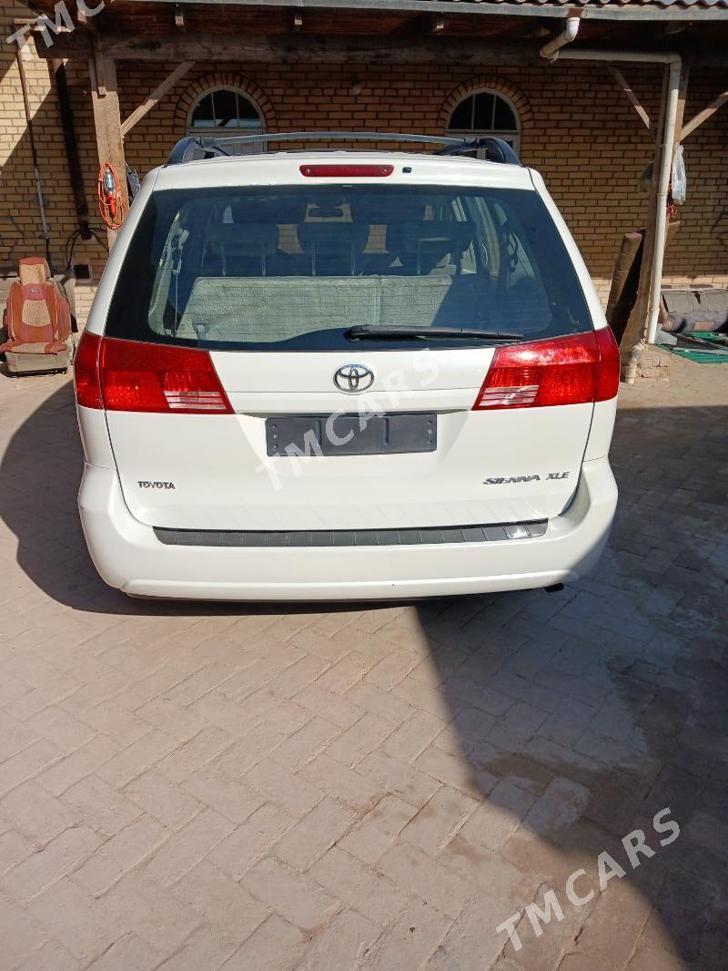 Toyota Sienna 2005 - 195 000 TMT - Halaç - img 5