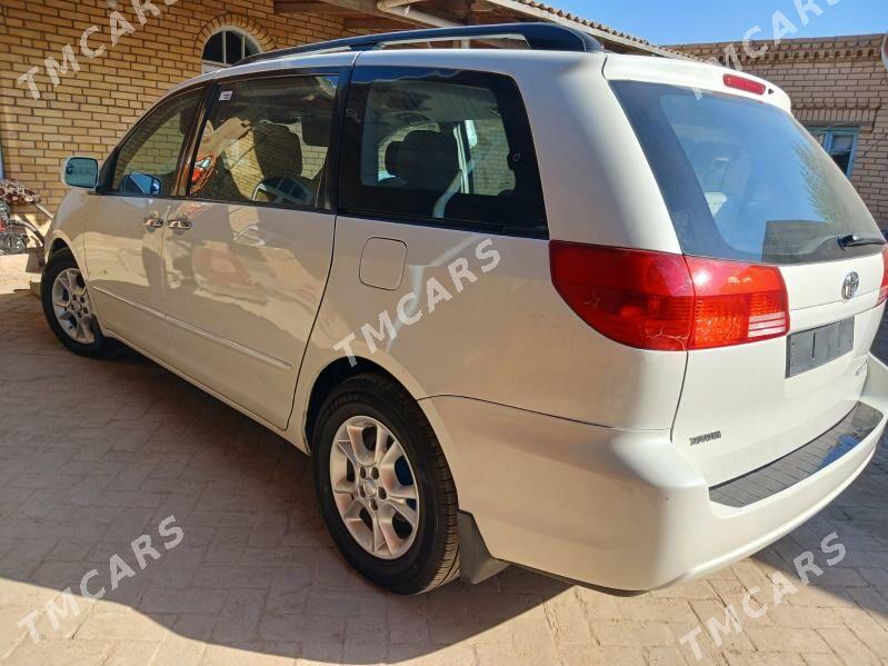 Toyota Sienna 2005 - 195 000 TMT - Halaç - img 4
