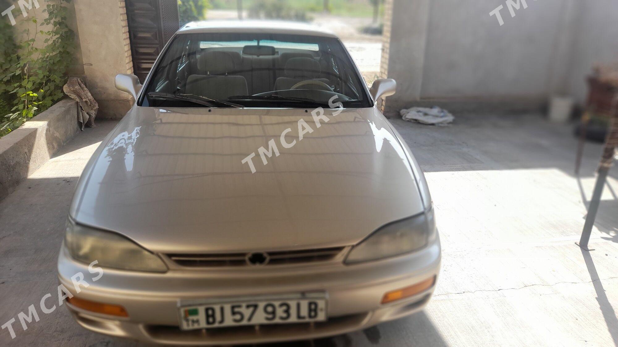 Toyota Camry 1995 - 90 000 TMT - Saýat - img 3