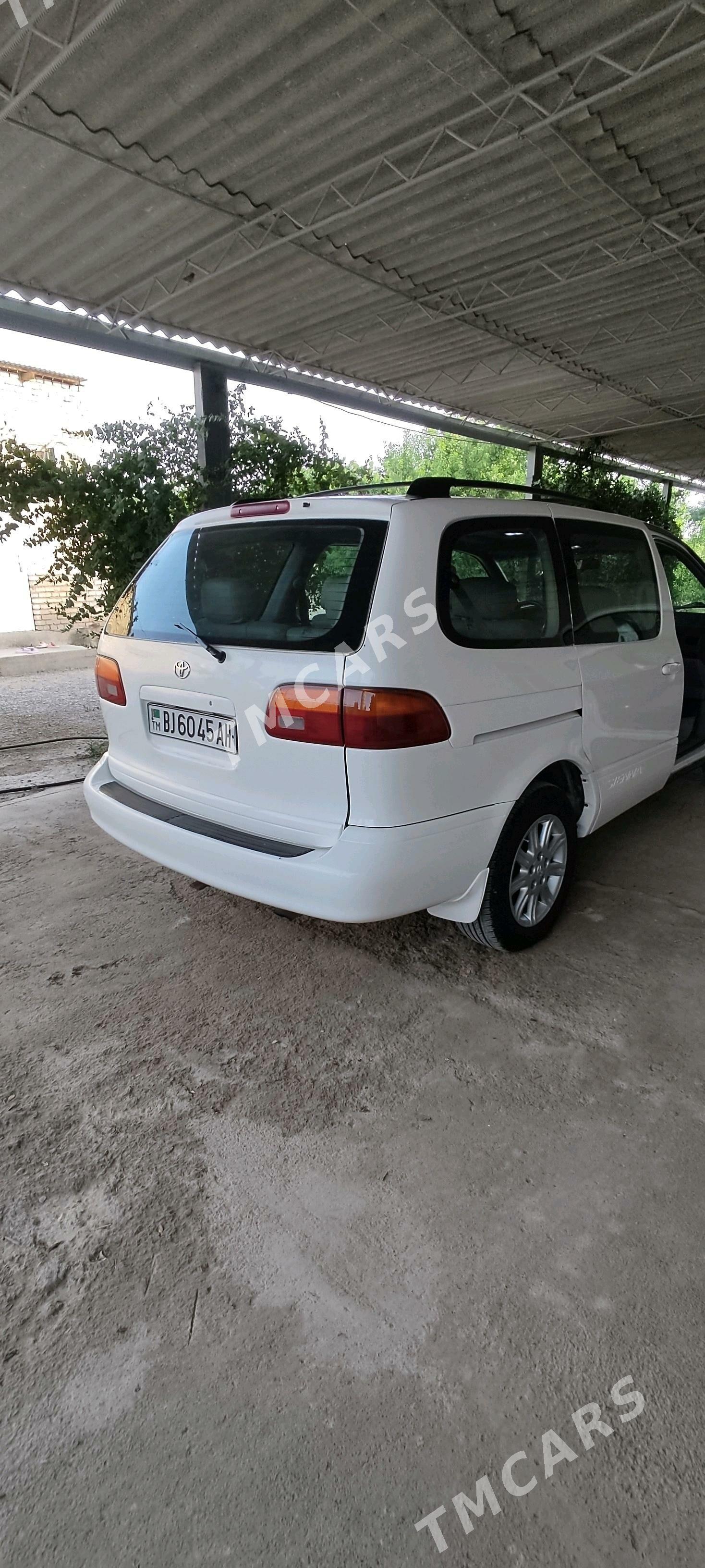 Toyota Sienna 2000 - 155 000 TMT - Кака - img 3