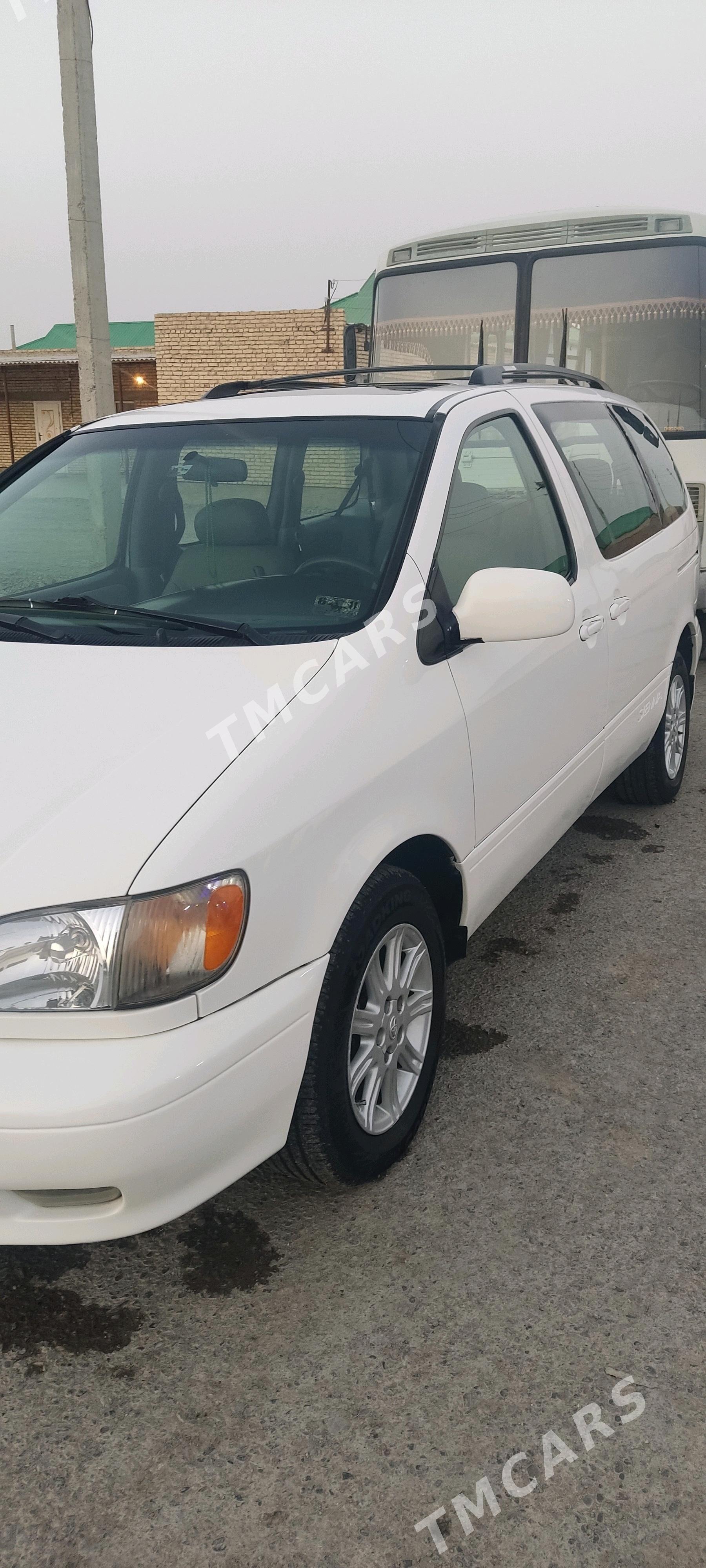 Toyota Sienna 2000 - 155 000 TMT - Кака - img 8