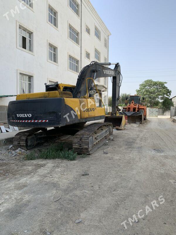 Volvo EC300 2009 - 900 000 TMT - Änew - img 2