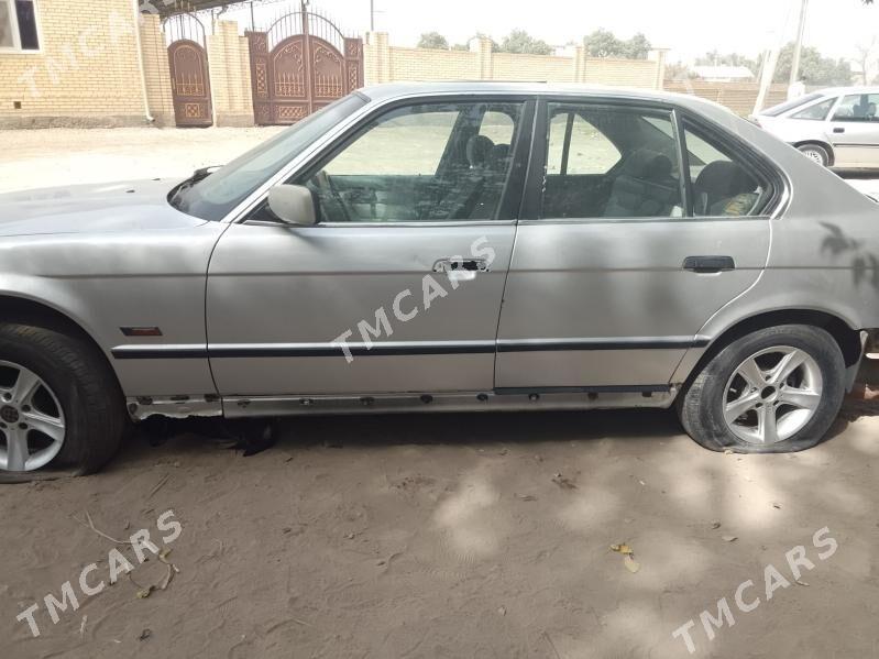 BMW 1 Series 2007 - 10 000 TMT - Мары - img 3