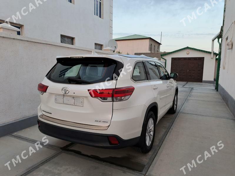 Toyota Highlander 2018 - 525 000 TMT - Дашогуз - img 4