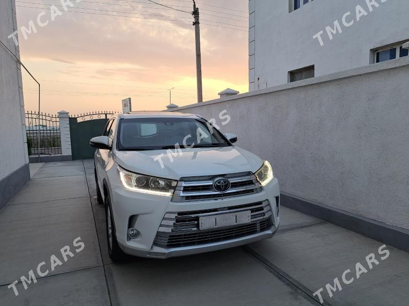 Toyota Highlander 2018 - 525 000 TMT - Дашогуз - img 3