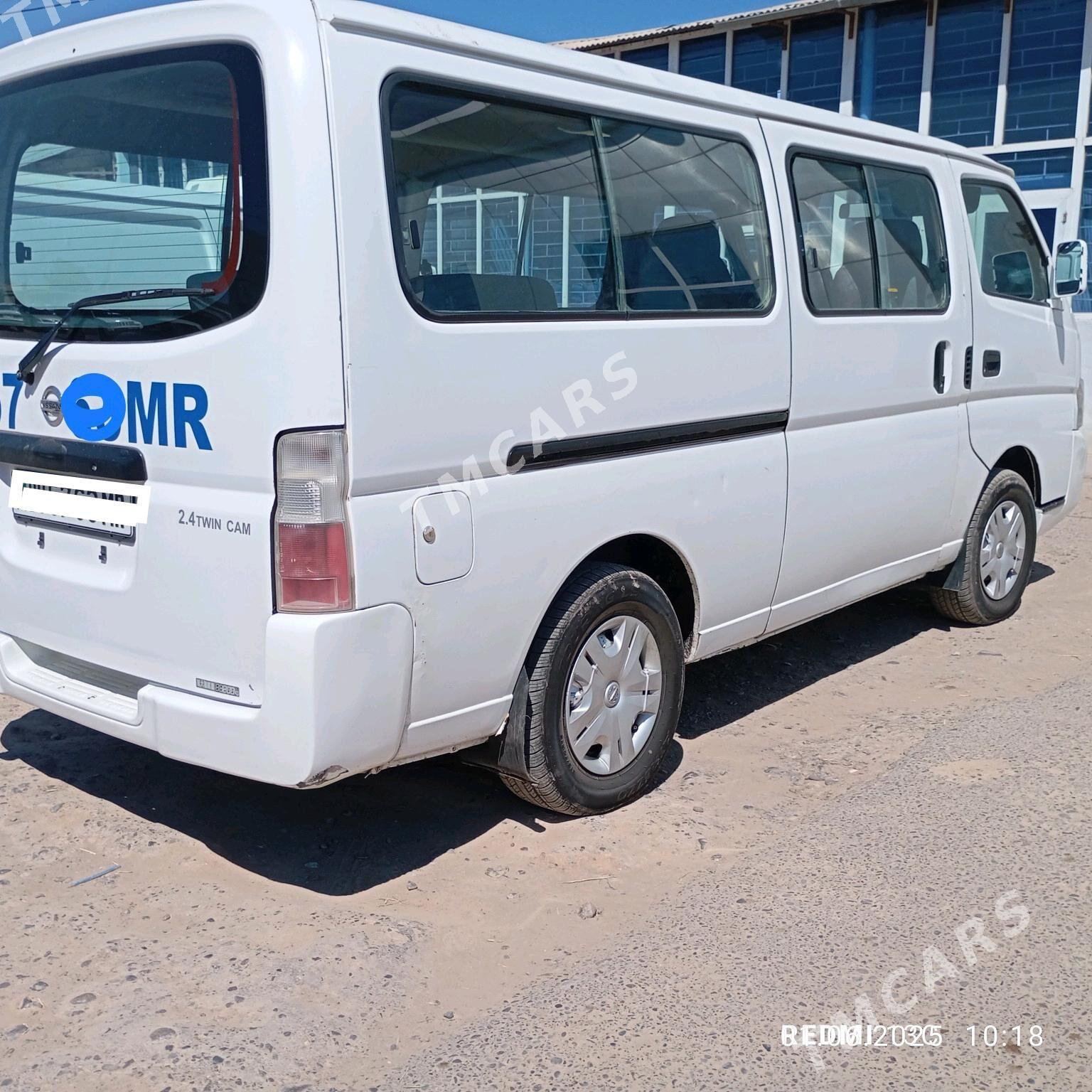 Nissan Urvan 2004 - 130 000 TMT - Векильбазар - img 3