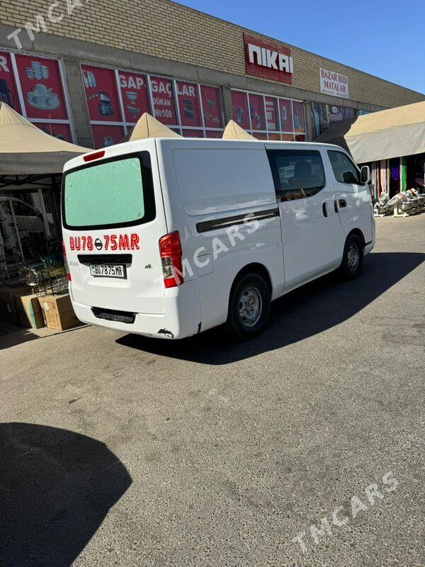 Nissan Urvan 2018 - 240 000 TMT - Мары - img 2