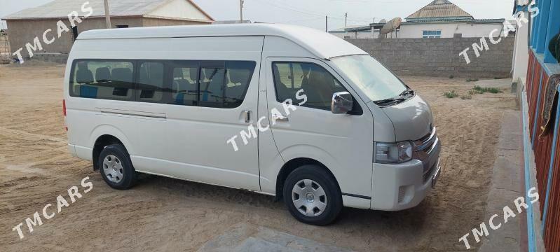 Toyota Hiace 2005 - 300 000 TMT - Эсенгулы - img 4