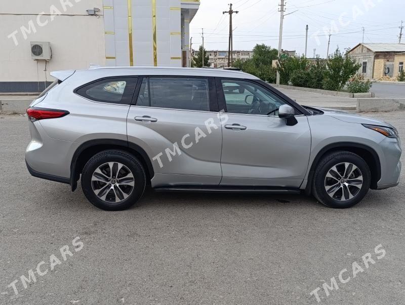 Toyota Highlander 2022 - 550 000 TMT - Türkmenabat - img 3