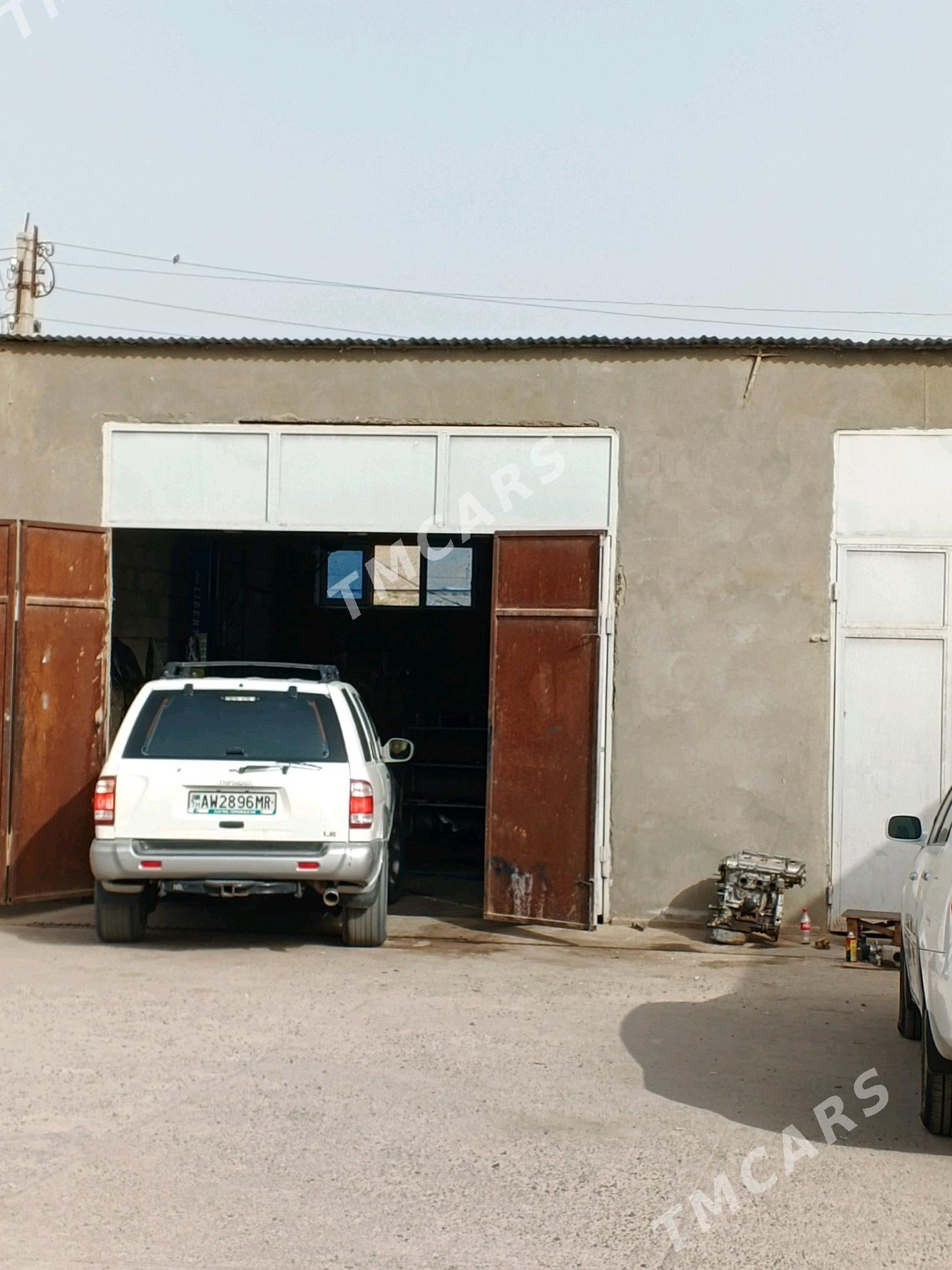 Nissan Pathfinder 2002 - 80 000 TMT - Serhetabat (Guşgy) - img 4