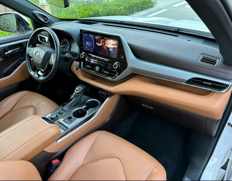 Toyota Highlander 2022 - 650 000 TMT - Aşgabat - img 7