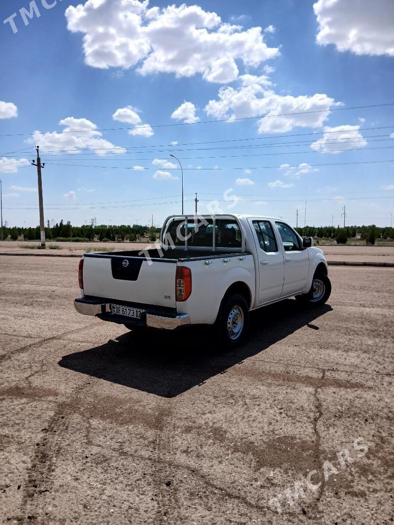 Nissan Navara 2012 - 145 000 TMT - Дашогуз - img 7