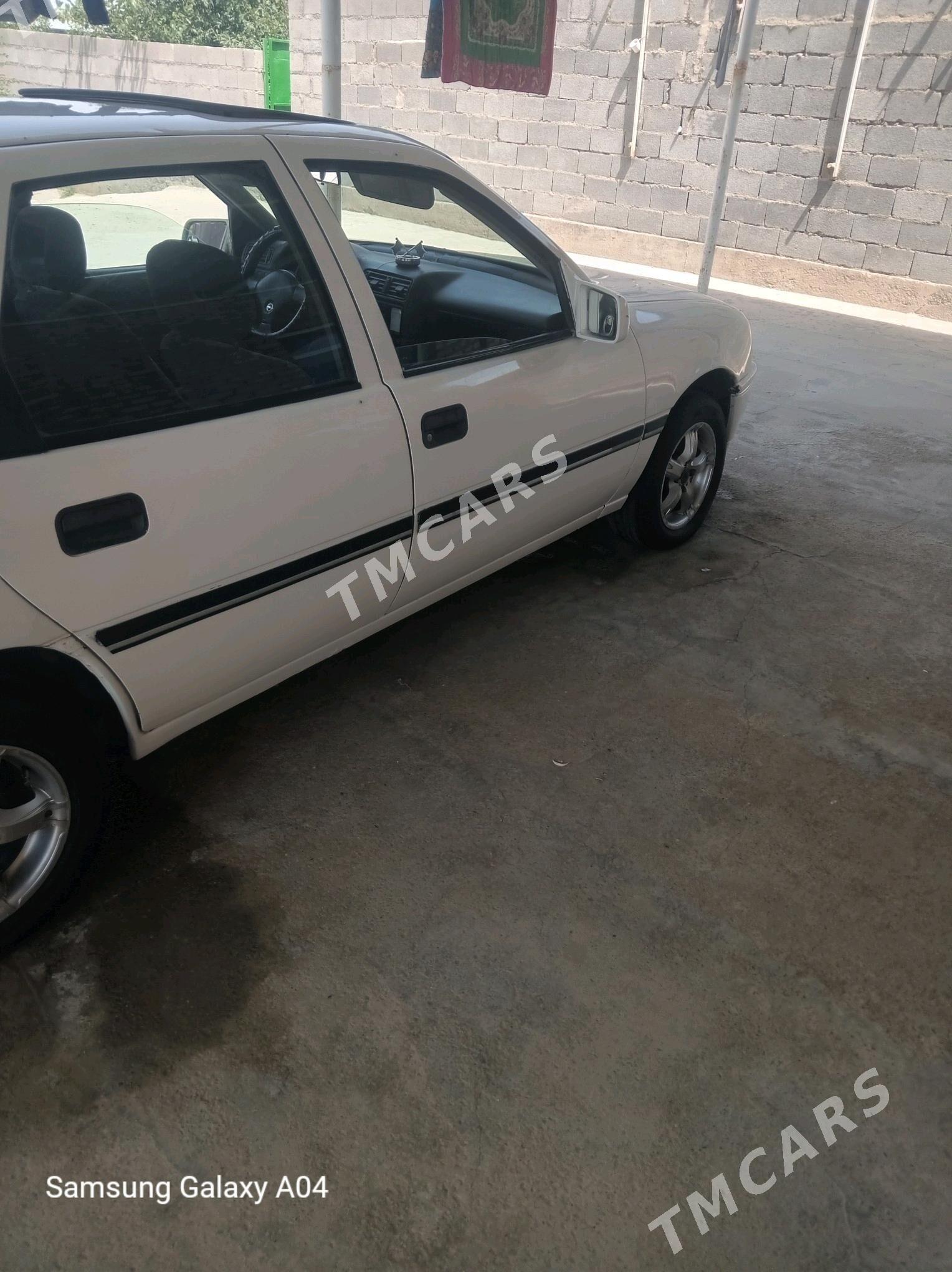 Opel Vectra 1991 - 27 000 TMT - Bäherden - img 2