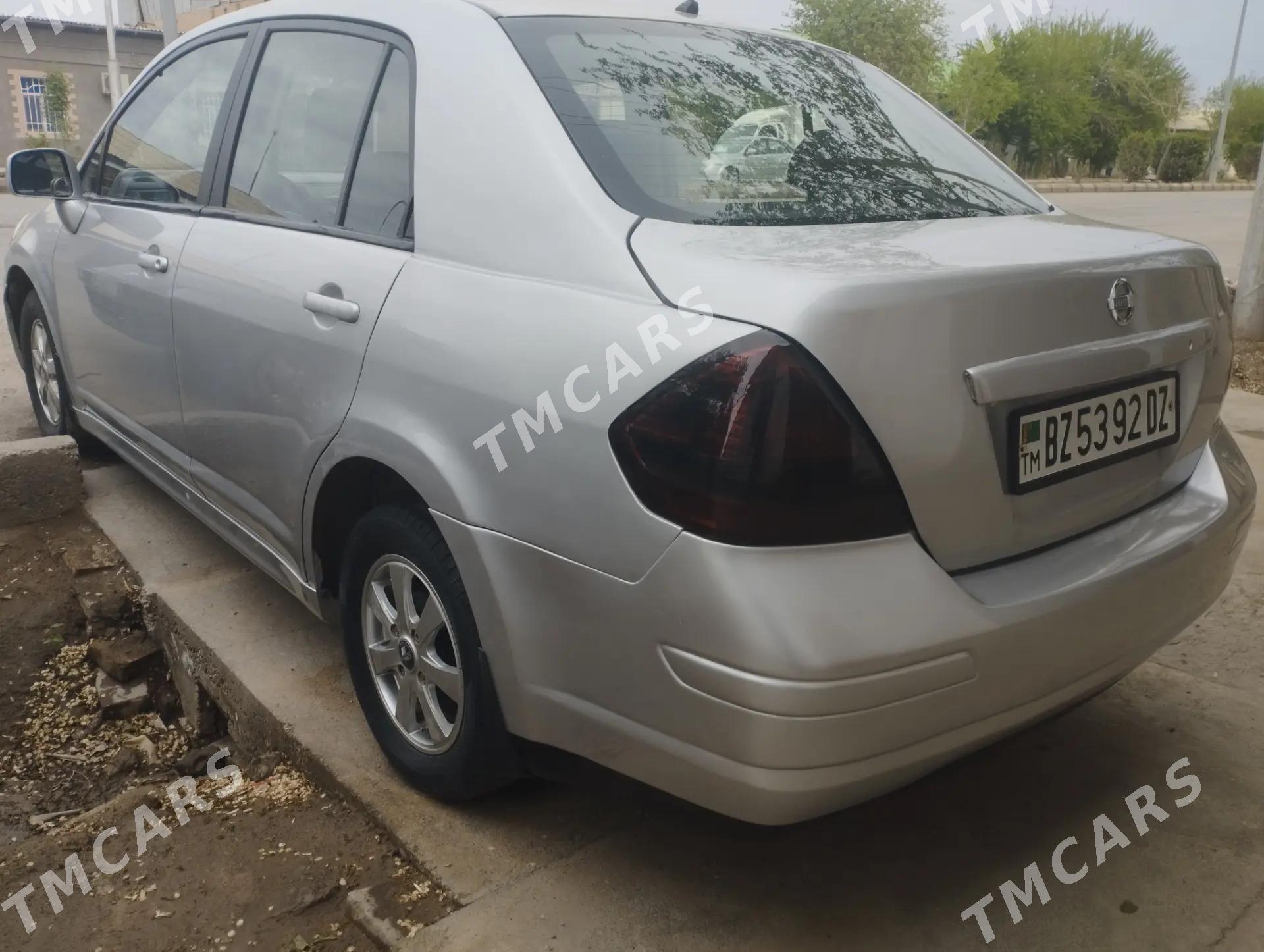 Nissan Versa 2010 - 120 000 TMT - Дашогуз - img 4