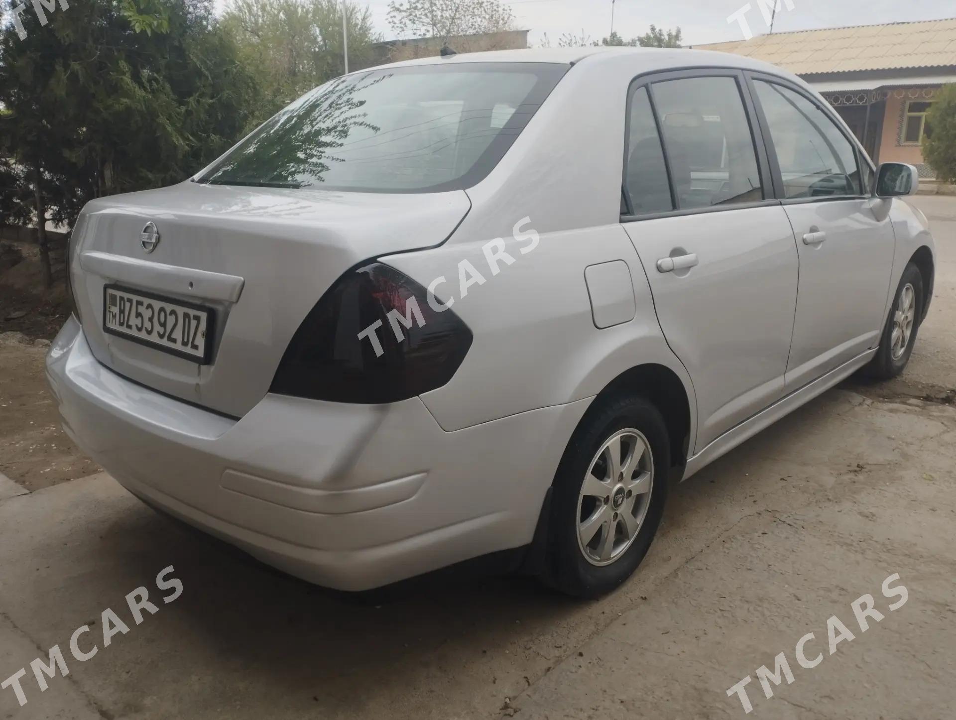 Nissan Versa 2010 - 120 000 TMT - Дашогуз - img 3