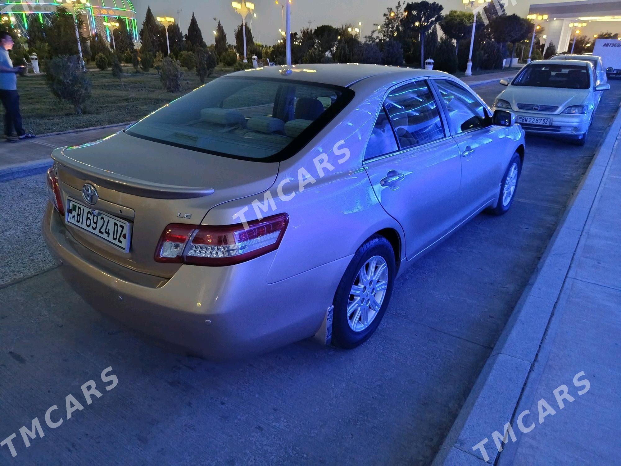 Toyota Camry 2010 - 190 000 TMT - Кёнеургенч - img 3
