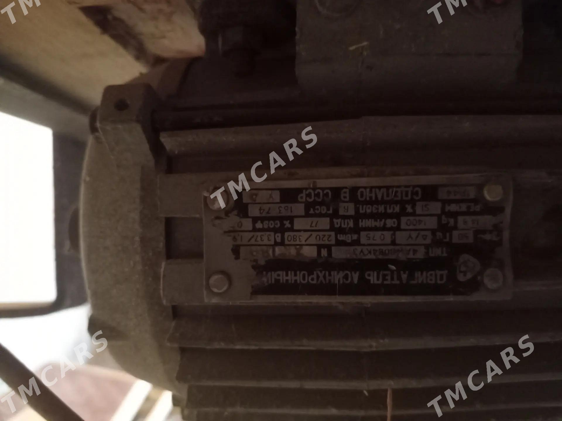 stanok agac kesyan mebel un - Dosaaf - img 2